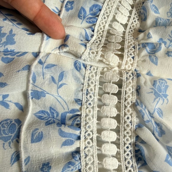 Disney Princess Floral Romper Blue White Long‎ Sleeve eyelet Waist Ruffle M - Picture 6 of 7